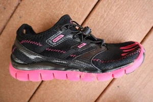 Unisex Black & Pink FILA SKELETOES Athletic Shoes Big Kids US 6 EU 38.5 - Picture 1 of 7
