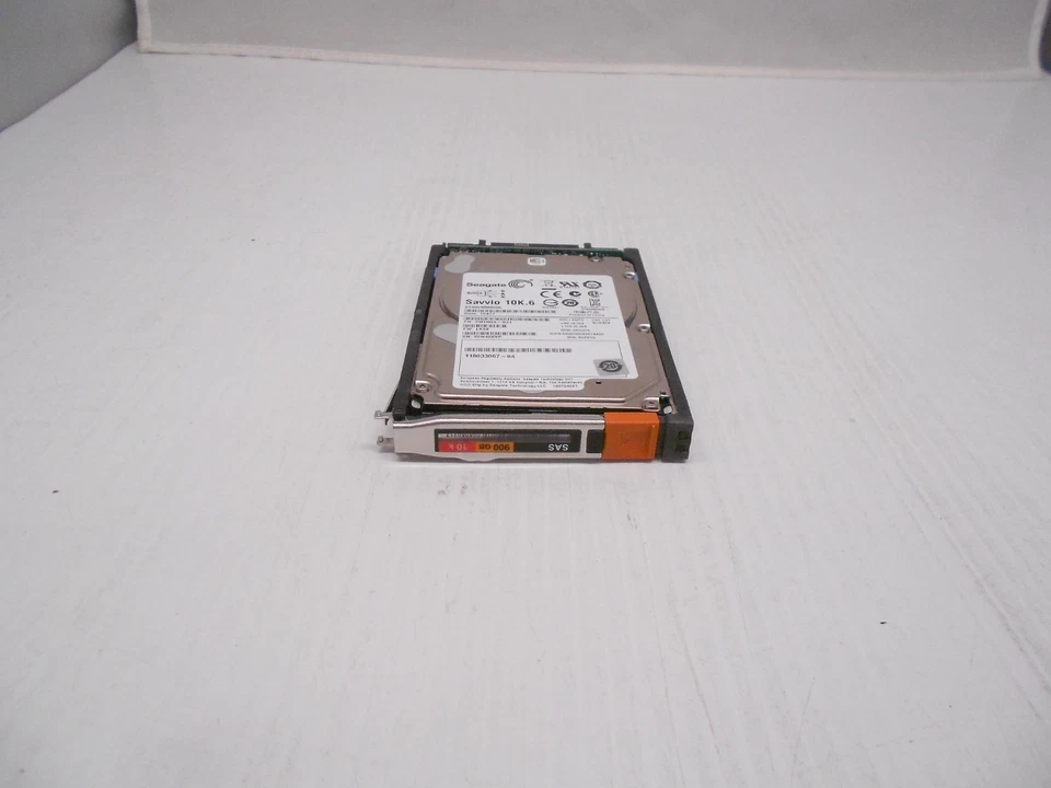 EMC 900GB 10K 2.5" SAS Hard Drive 005050212 V3-2S10-900 118033067-04 - Image 1 of 1