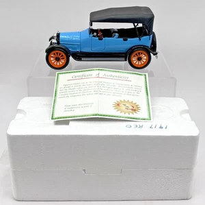 Signature 1917 REO Touring Wagon Light Blue 1/32 Scale Metal Diecast w COA - Picture 1 of 9