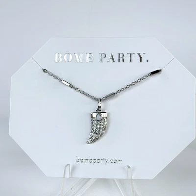 Bomb Party Desert Queen "Queen Of The Desert" White Magnesite on Rhodium - Image 1 of 2