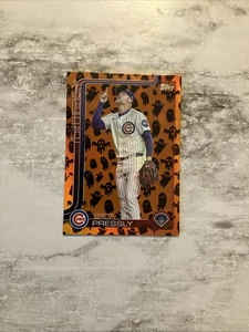 2025 Topps Update Ryan Pressly #US46 Holiday Ghost Foil SP Chicago Cubs - Picture 1 of 2