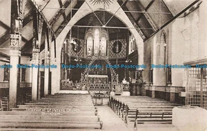 R672295 Brixham. Innenraum der Peterskirche - Bild 1 von 2