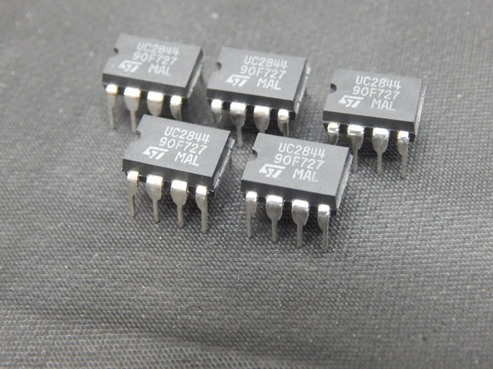 ST MICRO UC2844N IC PWM BOOST FLYBCK ISO CM 8DIP - LOTE DE 5 ICS - ENVÍO RÁPIDO Foto 1 de 1