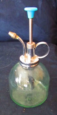 Pulverizador de plantas de vidrio vintage hecho en Taiwán Foto 1 de 4