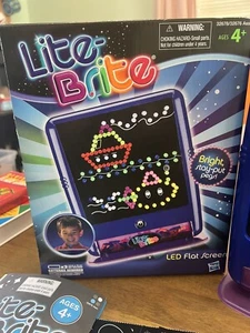 Lite Brite LED Flat Screen With Pegs Battery Operated in box - Picture 1 of 4