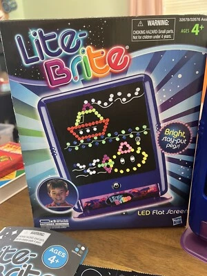 Lite Brite LED Flat Screen With Pegs Battery Operated in box - Image 1 of 4