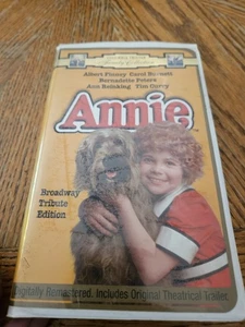 Annie VHS Classic - Picture 1 of 3