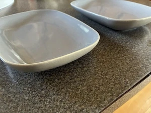 Juego de 2 platos de almuerzo gris rectangular desequilibrados IKEA 18004 9" X 6,5" NUEVO ESTADO - Imagen 1 de 4