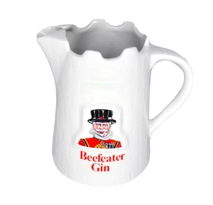 Beefeater Gin Pub Bar Jug/Pitcher & It Is Castle Shaped - Foto 1 di 6