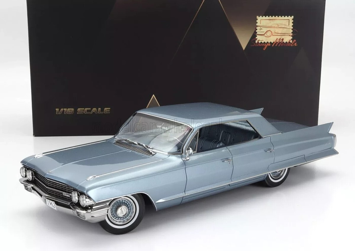 Cadillac Fleetwood Brougham キャデラック 1/18