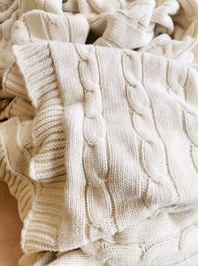 Handgefertigte Strickdecke aus 100% Baumwolle in Beige, Kuscheldecke 140x200cm - Bild 1 von 10
