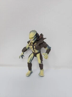 1993 Kenner Aliens vs Predator 5" Action Figure Renegade AVP - Image 1 of 4