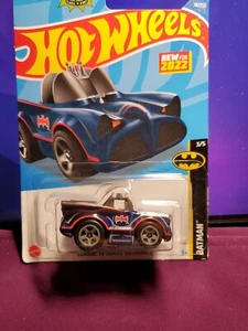 2021 Classic TV series Batmobile 3/5 - Picture 1 of 3