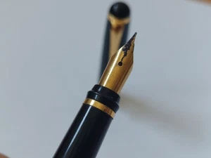 VINTAGE FOUNTAIN PEN unknown brand from 80s - Picture 1 of 5