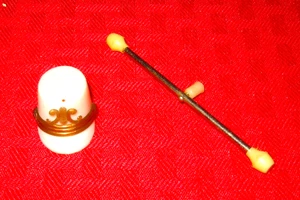 VINTAGE DAWN ZUBEHÖR FÜR MAJORETTE KIP KLEIDUNG MODE HELM HUT STAB KONVOLUT - Bild 1 von 4