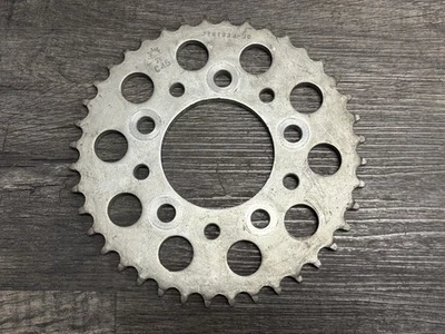 Piñón de llanta trasera 40T Honda 1994-2003 VF750C 750 Magna Foto 1 de 4