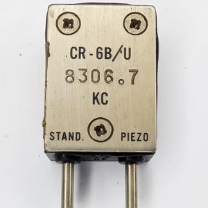 Stand Piezo 8306.7 KC KHz FT-243 Ham Radio Crystal CR-6B/U Military 8.3067 MC 6P - Zdjęcie 1 z 3