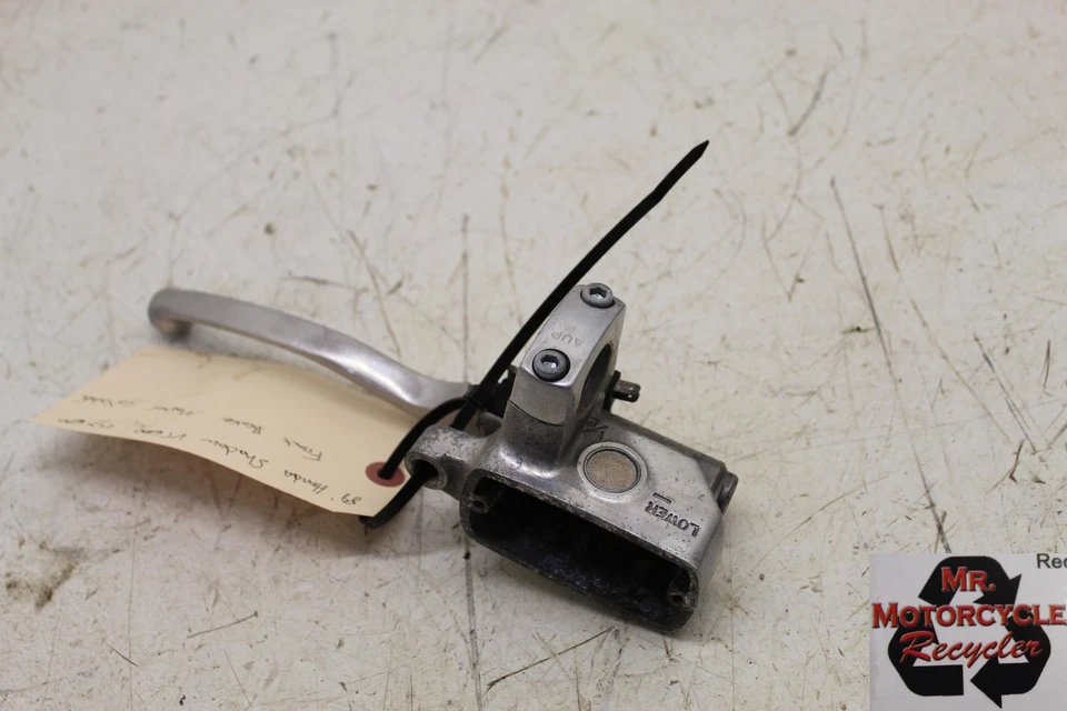 89 HONDA SHADOW VLX 600 VT600 OEM CILINDRO MESTRE DE FREIO COM ALAVANCA F10 - Imagem 1 de 4