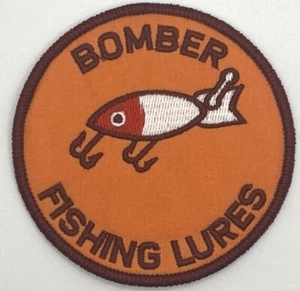 Bomber Angelköder orange Aufnäher Vintage Stil Retro Näheisen Patch Mütze Kappe - Bild 1 von 1