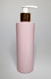 250 ml rosa zylindrische PET Plastikflasche & gold/weiße Lotion Pumpe JEDE MENGE - Bild 1 von 1
