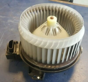 2007 Suzuki SCHALTHEIZUNG LÜFTERGEBLÄSE INNENKABINE LUFTARMATURENBRETT AV2700-0301 - Bild 1 von 10