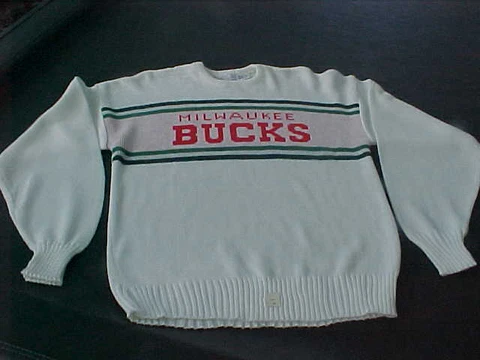 NWT CLIFF ENGLE MILWAUKEE BUCKS BRAND SWEATER NBA SIZE MEDIUM SLIM FIT Cover