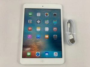 Apple iPad Mini Silver A1455 16GB Wi-Fi, TESTED & Working Bundled w/ New Cord - Picture 1 of 13