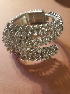 NWOT Rhinestone Cuff Bracelet Shimmering Big Fake Diamonds Sparkling 6" to 7" - Picture 1 of 17
