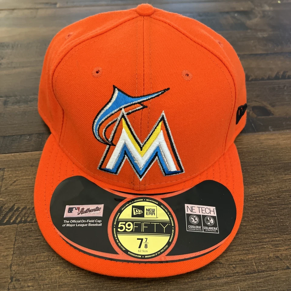 Chapéu ajustável autêntico New Era MLB Miami Marlins 2017 em campo 59FIFTY 7 7/8 - Imagem 1 de 4
