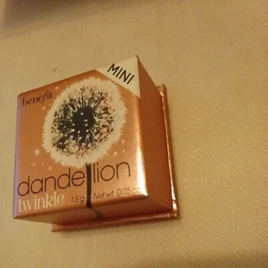 Benefit Dandelion Twinkle Powder Highlighter & Brush 1.5g Mini - BNIB. AUTHENTIC - Picture 1 of 3