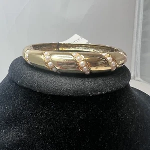 NWT Talbot's Gold Tone Seed Pearl Pave Heavy Hinged Shiny 1980s Bangle Bracelet - Picture 1 of 4