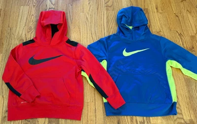 A Lot Of 2 Boy's Nike Sweatshirts, Size S - Image 1 of 4