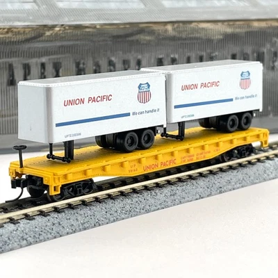 Atlas N Scale 37464 Union Pacific Piggyback Flat Car with Trailers UP 59160 - Image 1 of 4