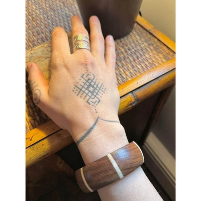 Brazalete de madera vintage con incrustación de hueso Foto 1 de 4