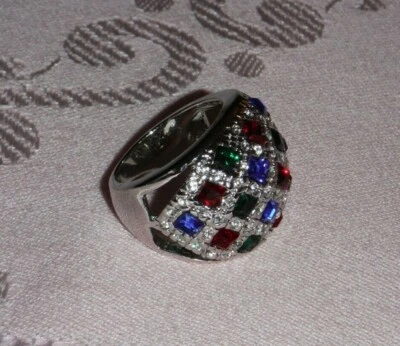 Anillo Cúpula Cristal Chapado en Rodio Rojo Azul Verde NOLAN MILLER - Talla 6.5 - COMO NUEVO Foto 1 de 4