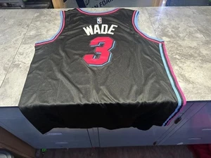 Neu mit Etikett schwarz Nike Miami Heat Dwayne Wade Miami Vice Swingman Trikot Größe 50 - Bild 1 von 4