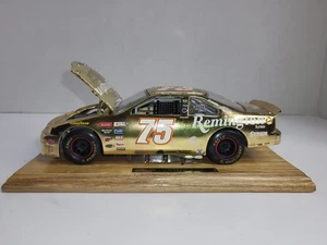 Racing Champions #75 Premier Gold 1998 1:24 diecast Bank Remington NASCAR coche - Imagen 1 de 10