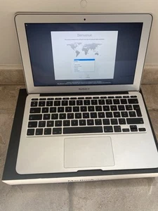 MacBook Air A1370 11 pouce année 2011 - Photo 1/7