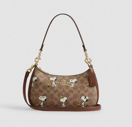 Borsa a tracolla Coach X Peanuts Teri in tela firmata con stampa Snoopy CBJ88