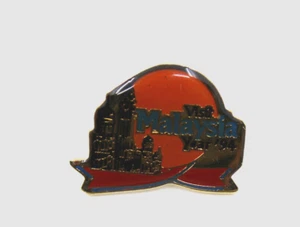 Visit Malaysia Year 94' Buildings Colorful Collectible Pin Souvenir Vintage - Picture 1 of 12