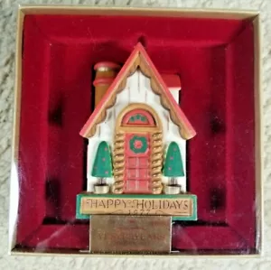 Hallmark Ornament 1977 Yesteryears Tree Trimmer Collezione Happy Holidays House - Foto 1 di 6