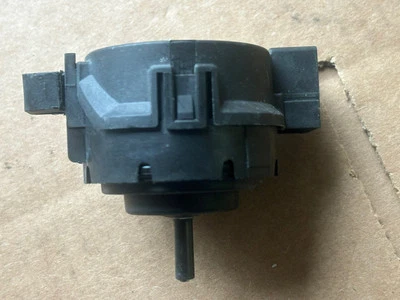 134407800 FRIGIDAIRE LAVADORA NIVEL AGUA INTERRUPTOR DE PRESIÓN 252A Foto 1 de 3