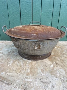 Große antike Vintage Teigrohr Brotform Blechschale mit belüftetem Deckel - Bild 1 von 8