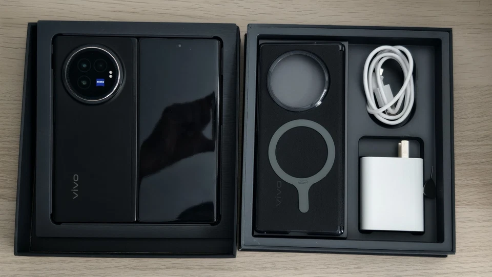 Vivo X Fold 3 5G Foldable 12/256GB (CN) Unlocked Black - 100% Battery- Excellent - Image 1 of 4