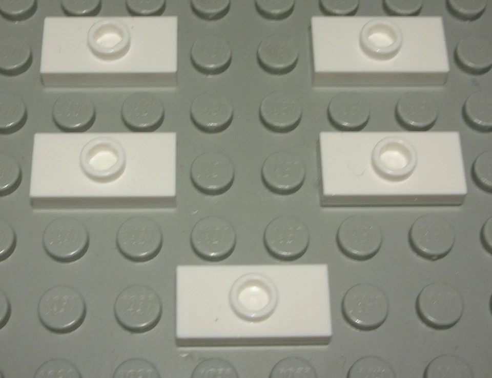Lego Plate Converter 1x2 White 5 Pieces - Image 1 of 1