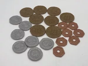 Adventures Through Hogwarts Electronic 3D Game Replacement Pieces 22 Coin Tokens - Picture 1 of 8