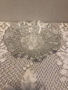 VINTAGE Ruffled Edge Candy Nut Bowl Dish Embossed Fruit & Star Design Beautiful - Picture 1 of 5