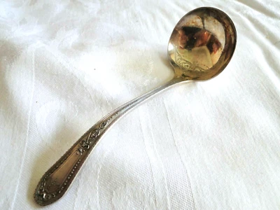 Cucharón crema Oneida/Community Silverplate 1926 patrón HAMPTON COURT Foto 1 de 4