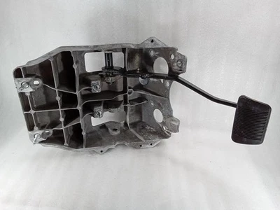 Кронштейн педали тормоза рулевой колонки 2002-2024 Dodge Ram 1500 с педалью - Изображение 1 из 4