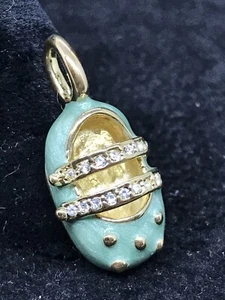 Zapato de bebé vintage Lauren G Adams tono dorado esmalte verde con detalles de cristal pavé - Imagen 1 de 5